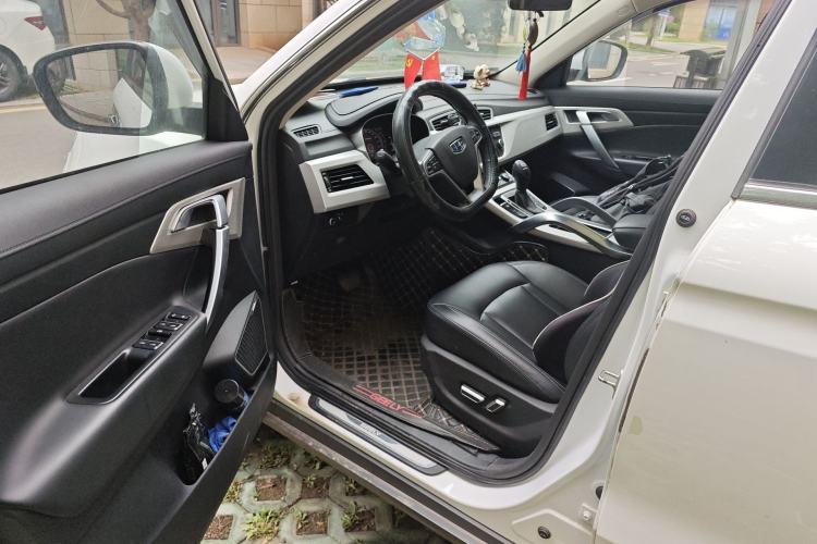 Used Geely Auto Emgrand X7 Sport 2018 1.8TD Automatic Two-Wheel Drive Smart Connect 4G Internet Edition Driver Seat