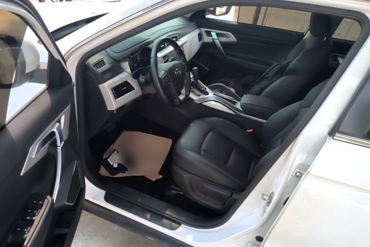 Used Geely Auto Emgrand X7 Sport 2018 1.8TD Automatic Two-Wheel Drive Zhiya Model Driver Seat