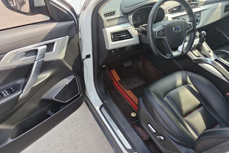 Used Geely Auto Emgrand X7 Sport 2018 1.8TD Automatic Two-Wheel Drive Smart Connect 4G Internet Edition Driver Seat