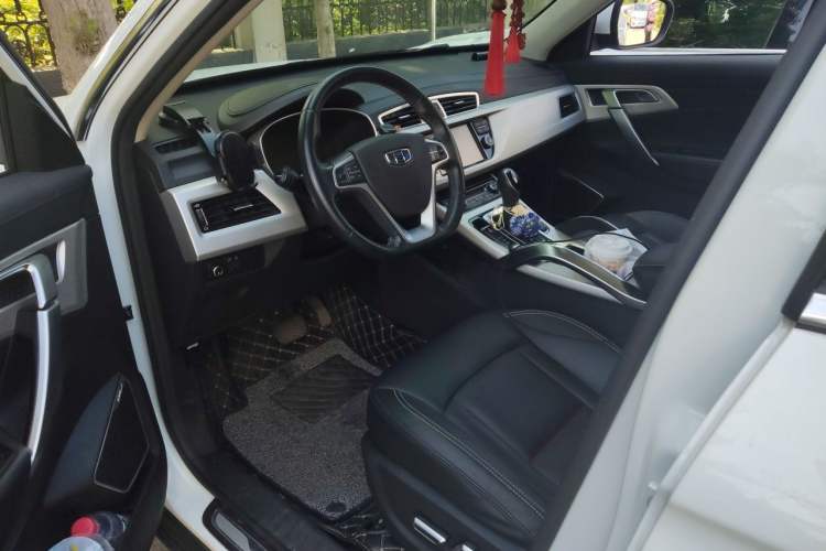 Used Geely Auto Emgrand X7 Sport 2018 1.8TD Automatic Two-Wheel Drive Smart Connect 4G Internet Edition Driver Seat