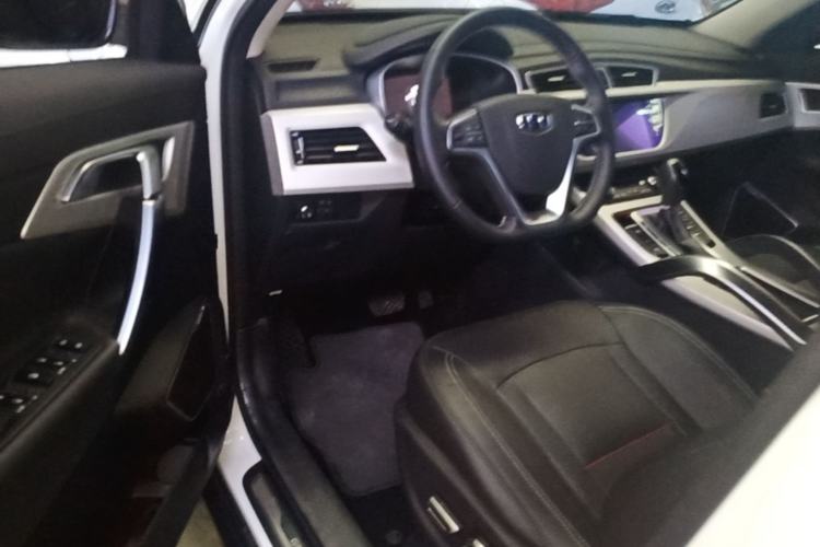 Used Geely Auto Emgrand X7 Sport 2018 1.8TD Automatic Two-Wheel Drive Smart Connect 4G Internet Edition Driver Seat