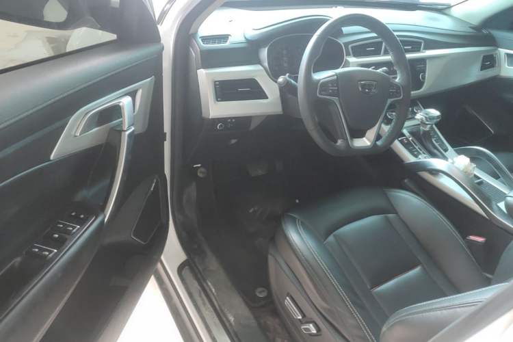 Used Geely Auto Emgrand X7 Sport 2018 1.8TD Automatic Two-Wheel Drive Smart Connect 4G Internet Edition Driver Seat