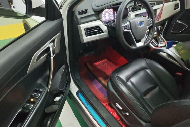 Used Geely Auto Emgrand X7 Sport 2018 1.8TD Automatic Two-Wheel Drive Smart Connect 4G Internet Edition Driver Seat