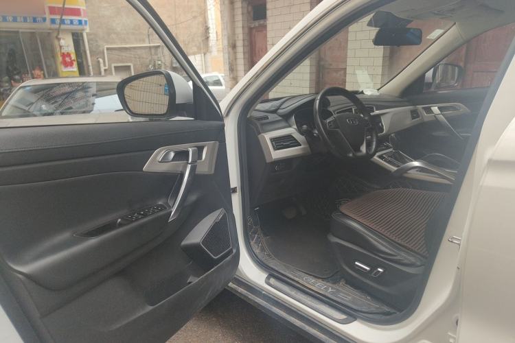 Used Geely Auto Emgrand X7 Sport 2018 1.8TD Automatic Two-Wheel Drive Smart Connect 4G Internet Edition Driver Seat