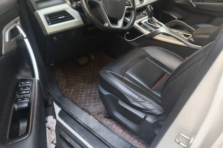 Used Geely Auto Emgrand X7 Sport 2018 1.8TD Automatic Two-Wheel Drive Zhiya Model Driver Seat