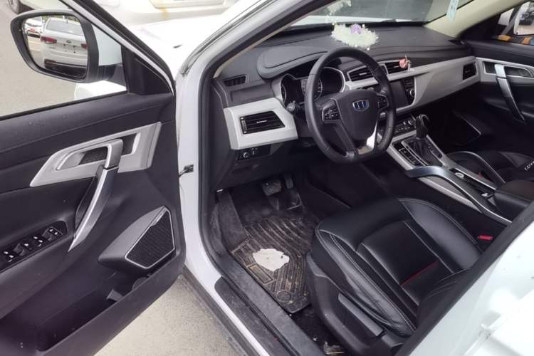 Used Geely Auto Emgrand X7 Sport 2018 1.8TD Automatic Two-Wheel Drive Zhiya Model Driver Seat