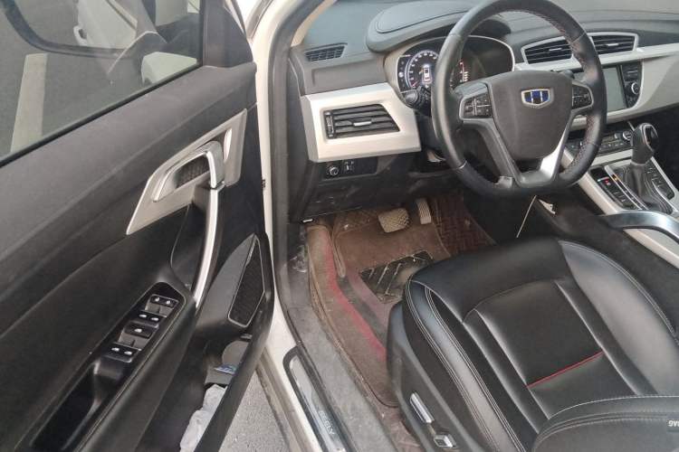 Used Geely Auto Emgrand X7 Sport 2018 Revised Version 1.8TD Automatic Two-Wheel Drive Smart Connectivity 4G-Enabled Edition Driver Seat