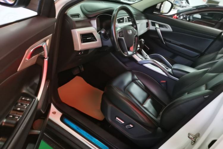 Used Geely Auto Emgrand X7 Sport 2018 1.8TD Automatic Two-Wheel Drive Smart Connect 4G Internet Edition Driver Seat
