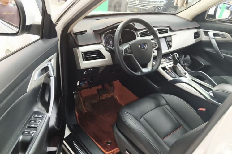 Used Geely Auto Emgrand X7 Sport 2018 1.8TD Automatic Two-Wheel Drive Smart Connect 4G Internet Edition Driver Seat