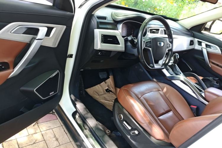 Used Geely Auto Emgrand X7 Sport 2018 1.8TD Automatic Two-Wheel Drive ZhiZun Model with 4G Connectivity Driver Seat