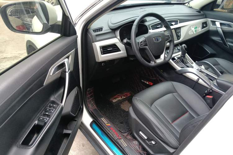 Used Geely Auto Emgrand X7 Sport 2018 1.8TD Automatic Two-Wheel Drive Smart Connect 4G Internet Edition Driver Seat