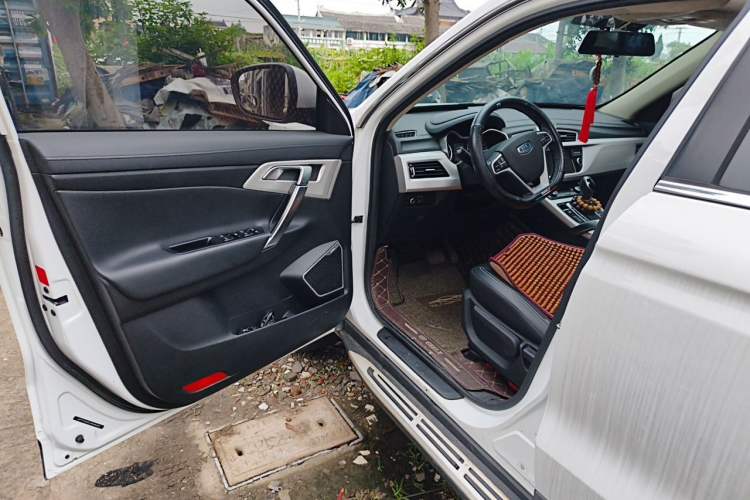 Used Geely Auto Emgrand X7 Sport 2018 1.8TD Automatic Two-Wheel Drive Zhiya Model Driver Seat