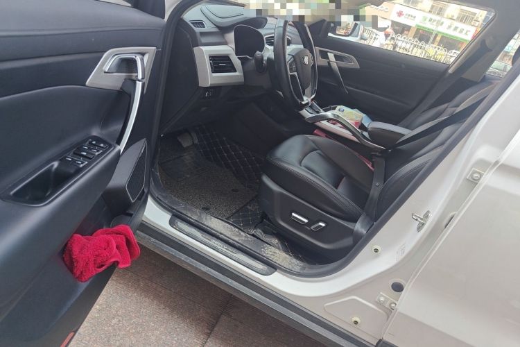 Used Geely Auto Emgrand X7 Sport 2018 1.8TD Automatic Two-Wheel Drive Smart Connect 4G Internet Edition Driver Seat