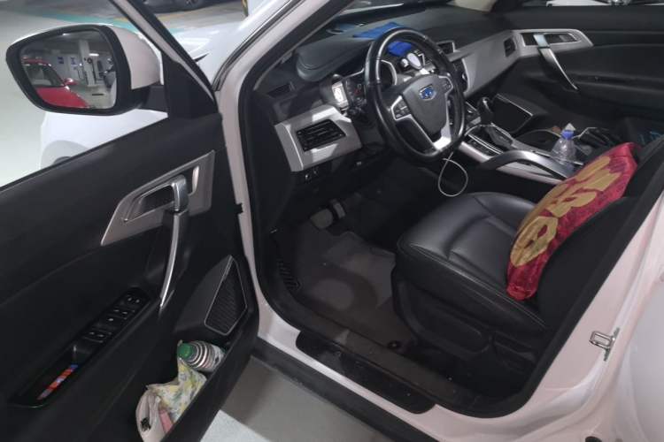 Used Geely Auto Emgrand X7 Sport 2018 1.8TD Automatic Two-Wheel Drive Zhiya Model Driver Seat