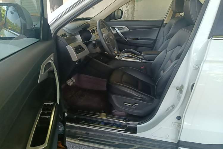 Used Geely Auto Emgrand X7 Sport 2018 1.8TD Automatic Two-Wheel Drive Smart 4G Connected Version Driver Seat