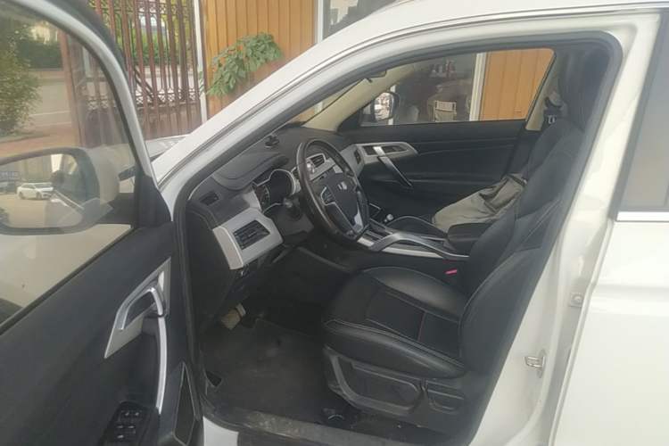 Used Geely Auto Emgrand X7 Sport 2018 1.8TD Automatic Two-Wheel Drive Zhiya Model Driver Seat