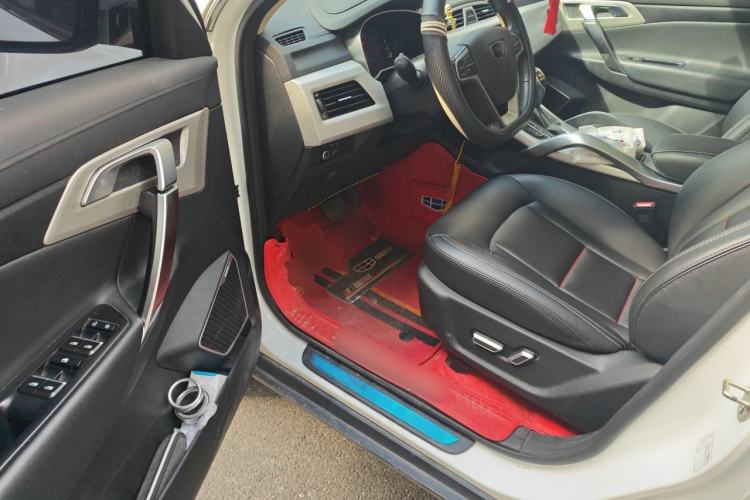 Used Geely Auto Emgrand X7 Sport 2018 1.8TD Automatic Two-Wheel Drive Smart Connect 4G Internet Edition Driver Seat