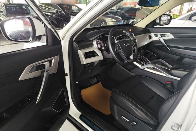Used Geely Auto Emgrand X7 Sport 2018 1.8TD Automatic Two-Wheel Drive Smart Connect 4G Internet Edition Driver Seat