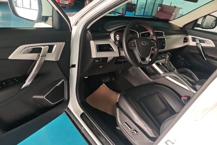 Used Geely Auto Emgrand X7 Sport 2018 1.8TD Automatic Two-Wheel Drive Smart Connect 4G Internet Edition Driver Seat