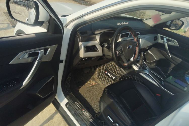 Used Geely Auto Emgrand X7 Sport 2018 1.8TD Automatic Two-Wheel Drive Smart Connect 4G Internet Edition Driver Seat