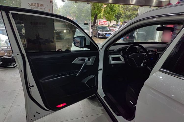 Used Geely Auto Emgrand X7 Sport 2018 1.8TD Automatic Two-Wheel Drive Smart Connect 4G Internet Edition Driver Seat