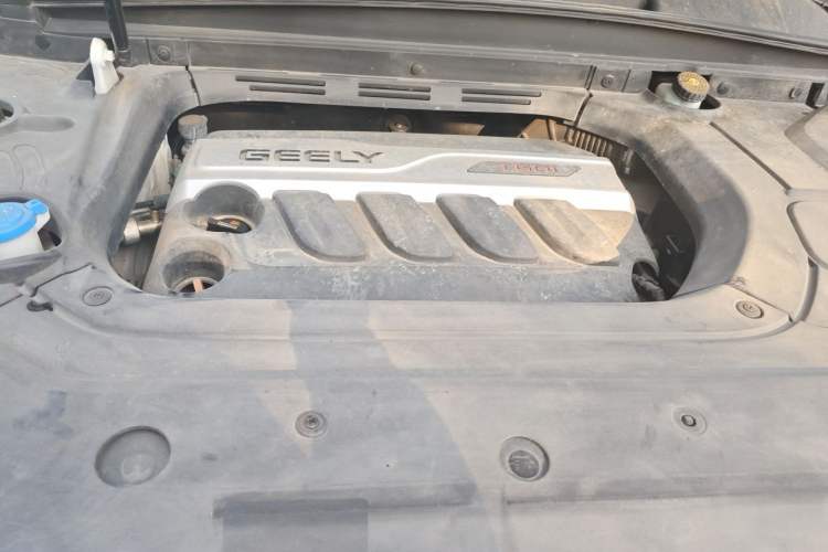 Used Geely Auto Emgrand X7 Sport 2018 1.8TD Automatic Two-Wheel Drive Smart Connect 4G Internet Edition Engine Bay