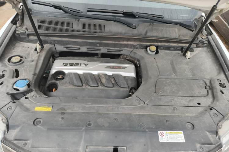 Used Geely Auto Emgrand X7 Sport 2018 1.8TD Automatic Two-Wheel Drive Zhiya Model Engine Bay