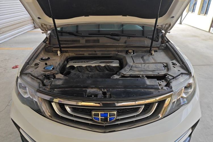 Used Geely Auto Emgrand X7 Sport 2018 1.8TD Automatic Two-Wheel Drive ZhiZun Model with 4G Connectivity Engine Bay