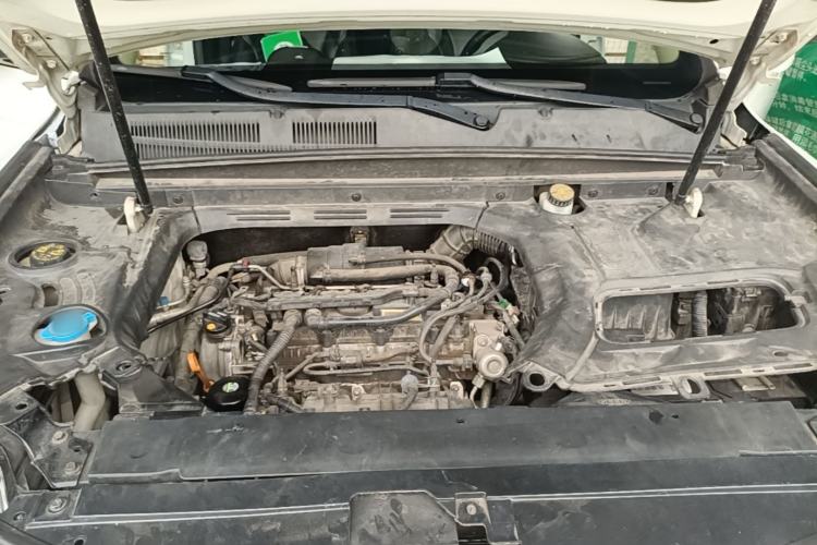 Used Geely Auto Emgrand X7 Sport 2018 1.8TD Automatic Two-Wheel Drive Smart Connect 4G Internet Edition Engine Bay