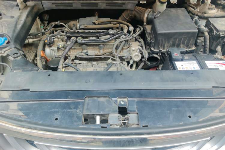 Used Geely Auto Emgrand X7 Sport 2018 1.8TD Automatic Two-Wheel Drive Zhiya Model Engine Bay