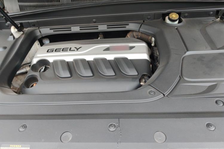 Used Geely Auto Emgrand X7 Sport 2018 1.8TD Automatic Two-Wheel Drive Smart Connect 4G Internet Edition Engine Bay
