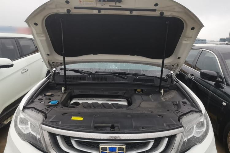 Used Geely Auto Emgrand X7 Sport 2018 1.8TD Automatic Two-Wheel Drive Smart Connect 4G Internet Edition Engine Bay