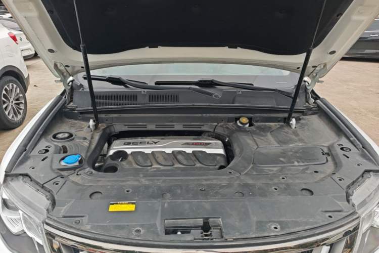Used Geely Auto Emgrand X7 Sport 2018 1.8TD Automatic Two-Wheel Drive Smart Connect 4G Internet Edition Engine Bay