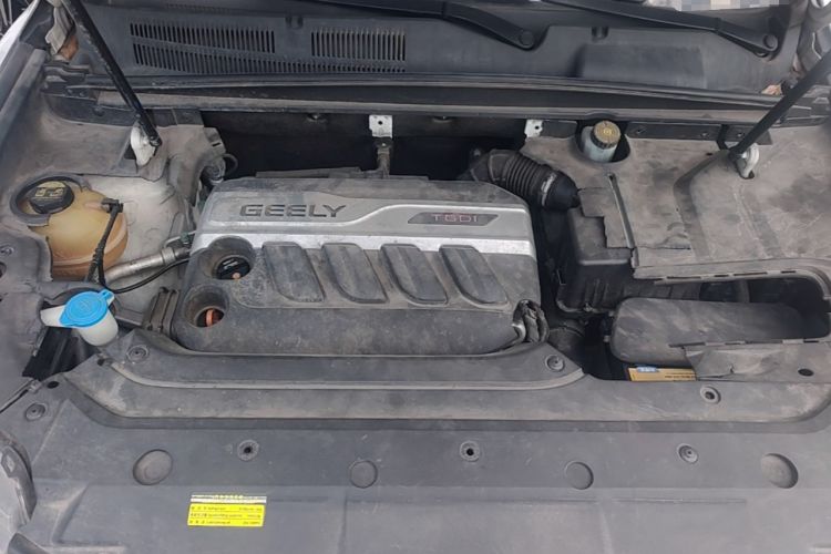 Used Geely Auto Emgrand X7 Sport 2018 1.8TD Automatic Two-Wheel Drive Smart Connect 4G Internet Edition Engine Bay