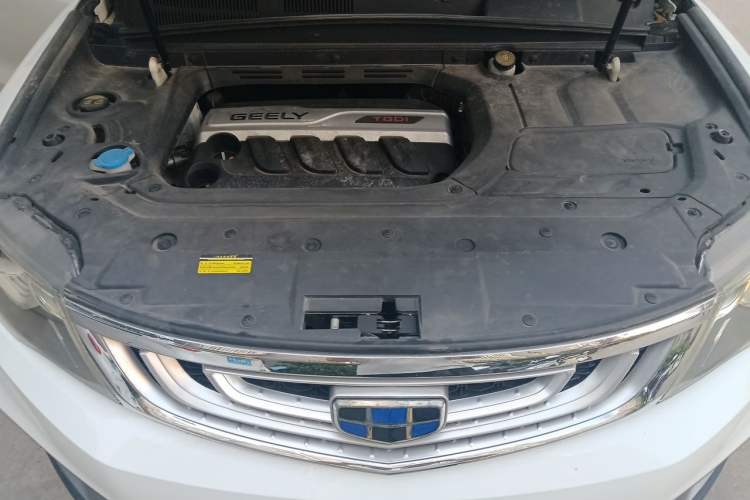 Used Geely Auto Emgrand X7 Sport 2018 1.8TD Automatic Two-Wheel Drive Smart Connect 4G Internet Edition Engine Bay
