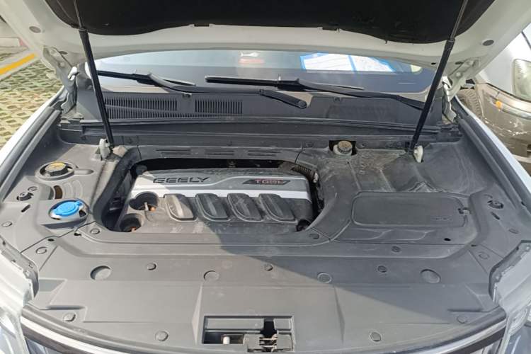 Used Geely Auto Emgrand X7 Sport 2018 1.8TD Automatic Two-Wheel Drive Smart Connect 4G Internet Edition Engine Bay