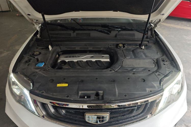 Used Geely Auto Emgrand X7 Sport 2018 1.8TD Automatic Two-Wheel Drive Smart Connect 4G Internet Edition Engine Bay