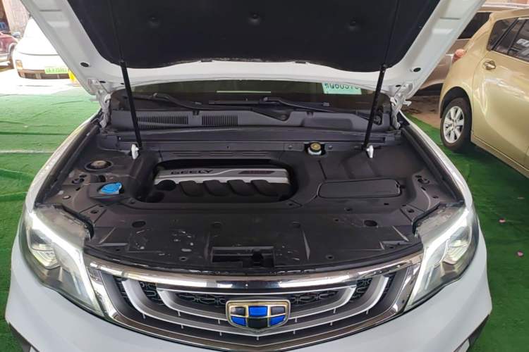 Used Geely Auto Emgrand X7 Sport 2018 1.8TD Automatic Two-Wheel Drive Smart Connect 4G Internet Edition Engine Bay