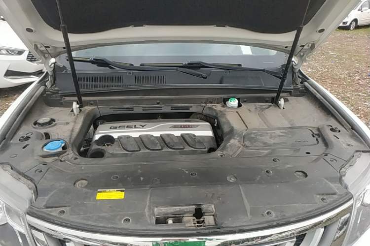 Used Geely Auto Emgrand X7 Sport 2018 1.8TD Automatic Two-Wheel Drive Smart Connect 4G Internet Edition Engine Bay