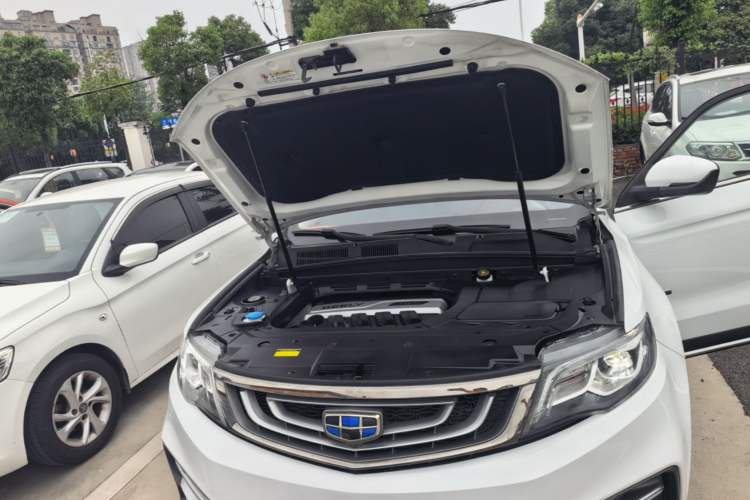 Used Geely Auto Emgrand X7 Sport 2018 1.8TD Automatic Two-Wheel Drive Smart Connect 4G Internet Edition Engine Bay
