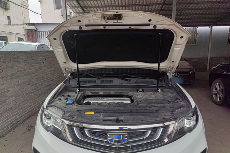 Used Geely Auto Emgrand X7 Sport 2018 1.8TD Automatic Two-Wheel Drive Smart Connect 4G Internet Edition Engine Bay