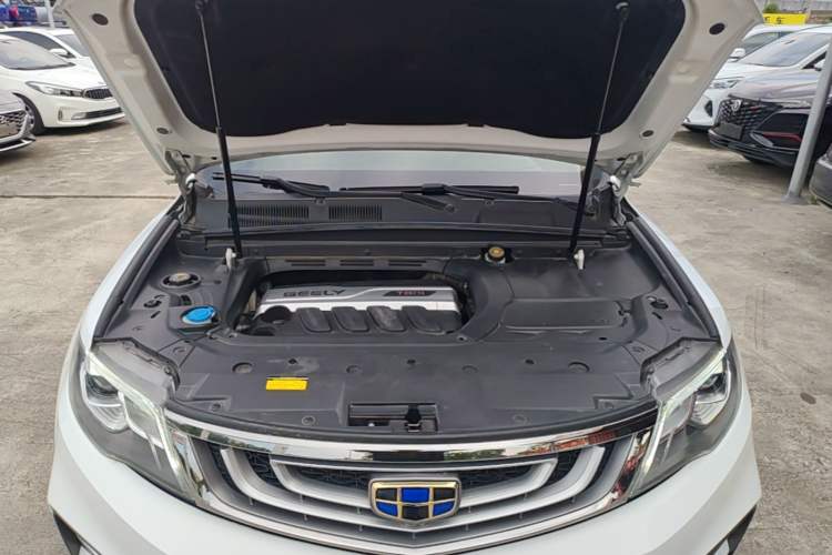 Used Geely Auto Emgrand X7 Sport 2018 1.8TD Automatic Two-Wheel Drive Smart Connect 4G Internet Edition Engine Bay