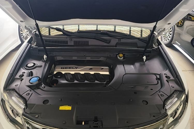 Used Geely Auto Emgrand X7 Sport 2018 1.8TD Automatic Two-Wheel Drive Zhiya Model Engine Bay