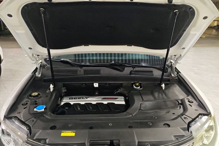 Used Geely Auto Emgrand X7 Sport 2018 1.8TD Automatic Two-Wheel Drive Smart Connect 4G Internet Edition Engine Bay