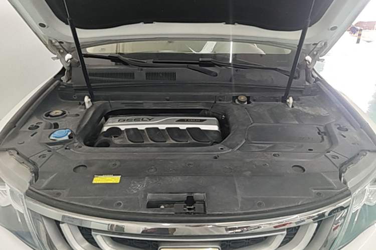 Used Geely Auto Emgrand X7 Sport 2018 1.8TD Automatic Two-Wheel Drive Smart Connect 4G Internet Edition Engine Bay