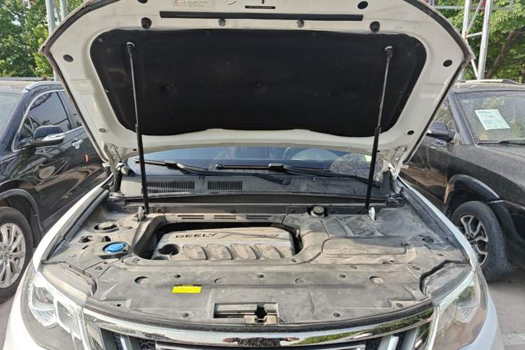 Used Geely Auto Emgrand X7 Sport 2018 1.8TD Automatic Two-Wheel Drive Smart Connect 4G Internet Edition Engine Bay