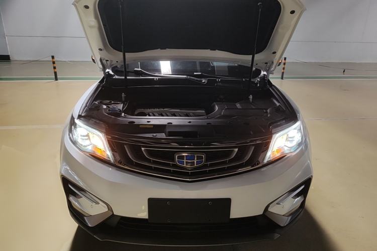 Used Geely Auto Emgrand X7 Sport 2018 1.8TD Automatic Two-Wheel Drive Smart Connect 4G Internet Edition Engine Bay