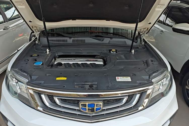 Used Geely Auto Emgrand X7 Sport 2018 1.8TD Automatic Two-Wheel Drive Zhiya Model Engine Bay