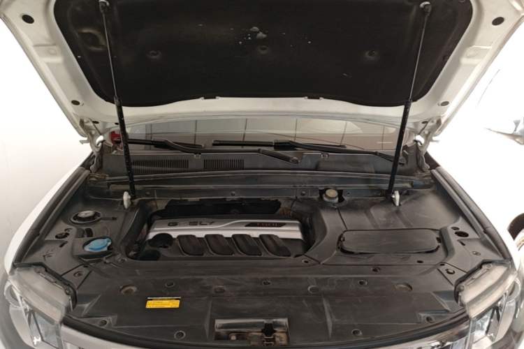 Used Geely Auto Emgrand X7 Sport 2018 1.8TD Automatic Two-Wheel Drive Zhiya Model Engine Bay