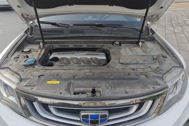 Used Geely Auto Emgrand X7 Sport 2018 Revised Version 1.8TD Automatic Two-Wheel Drive Smart Connectivity 4G-Enabled Edition Engine Bay